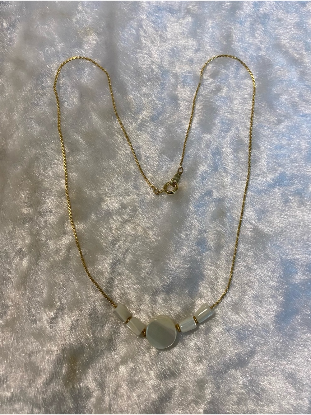 🍀VTG Korea Gold Chain Necklace with mother of Pearl Accents